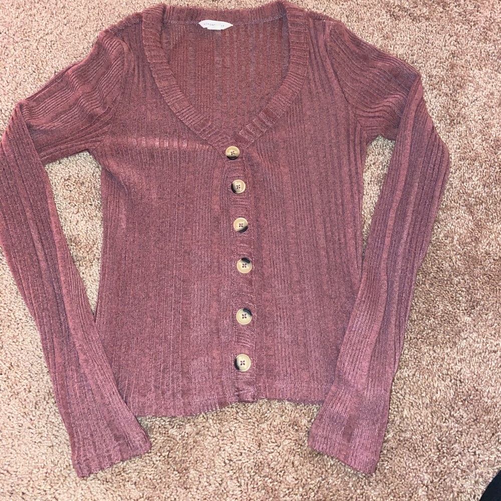 mauve colored long sleeve cropped top